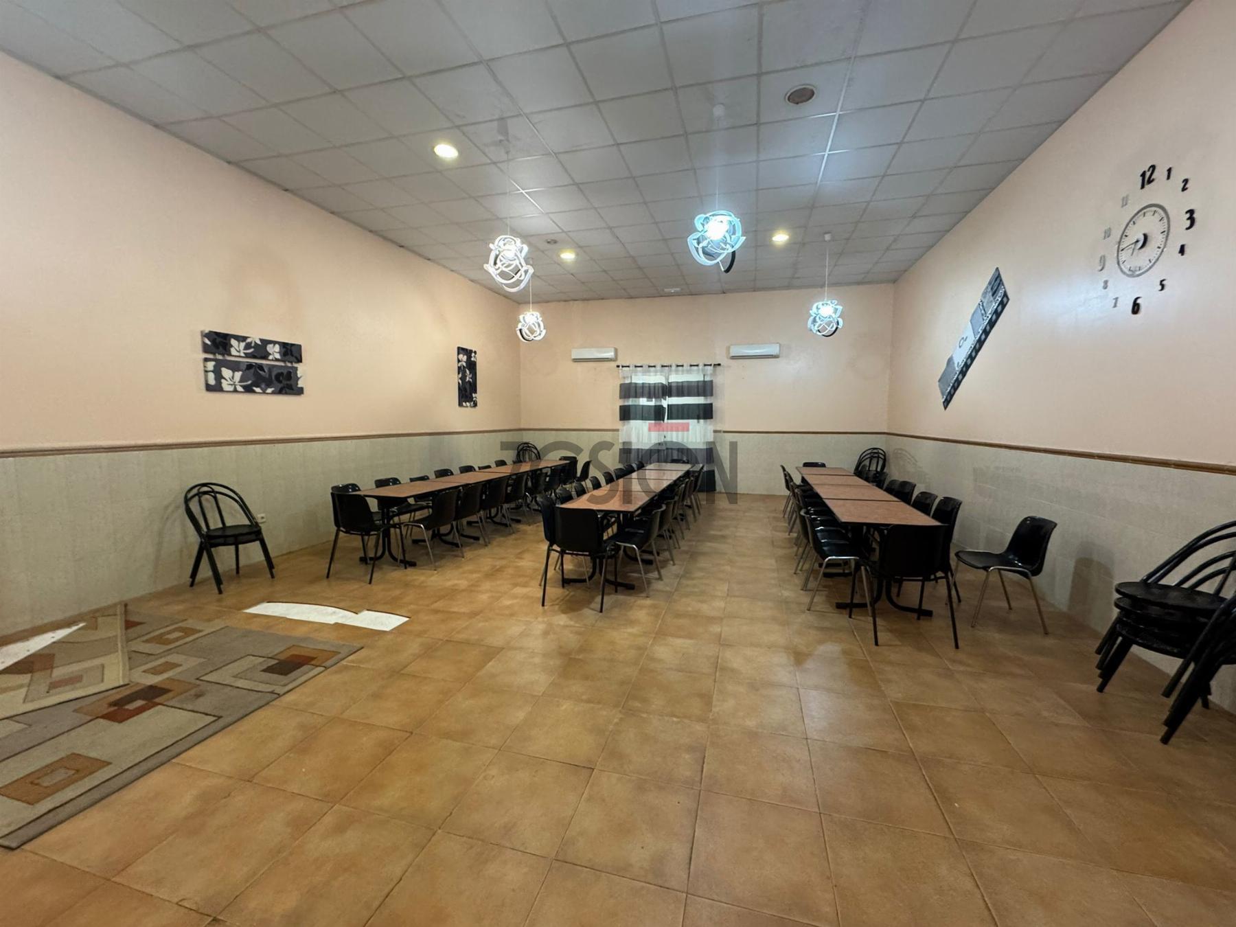 For share of commercial in Meliana