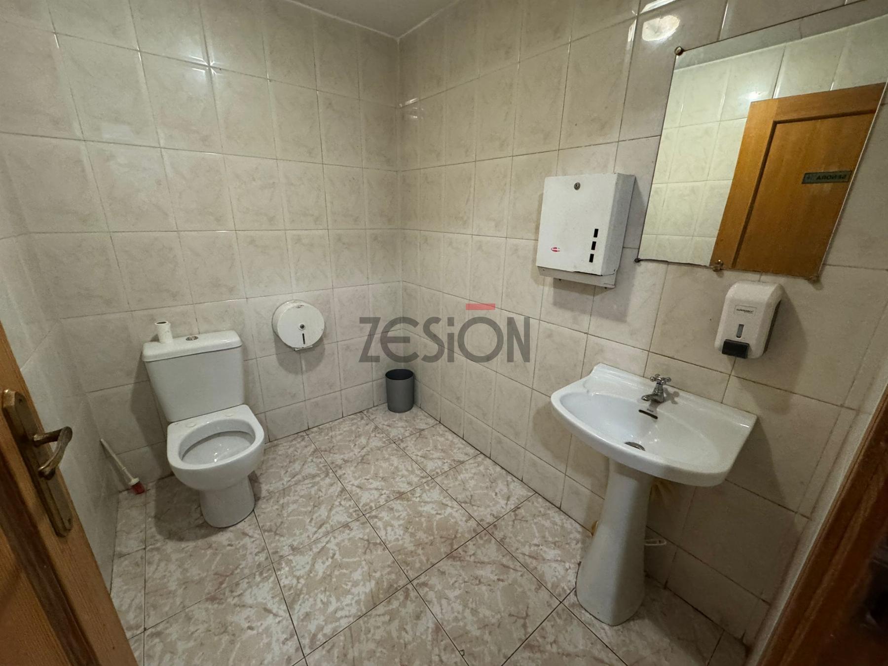 For share of commercial in Valencia