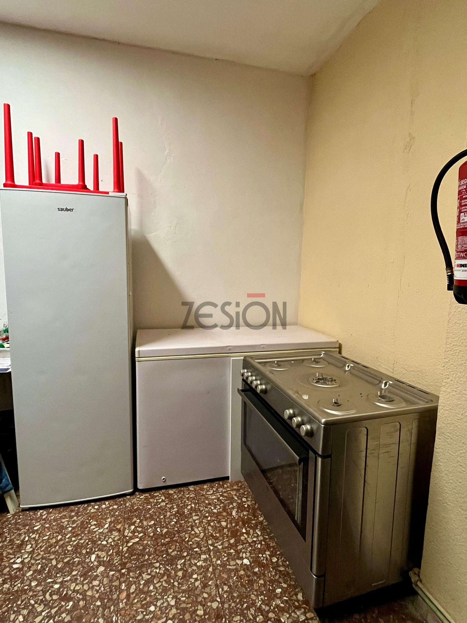 For share of commercial in Valencia