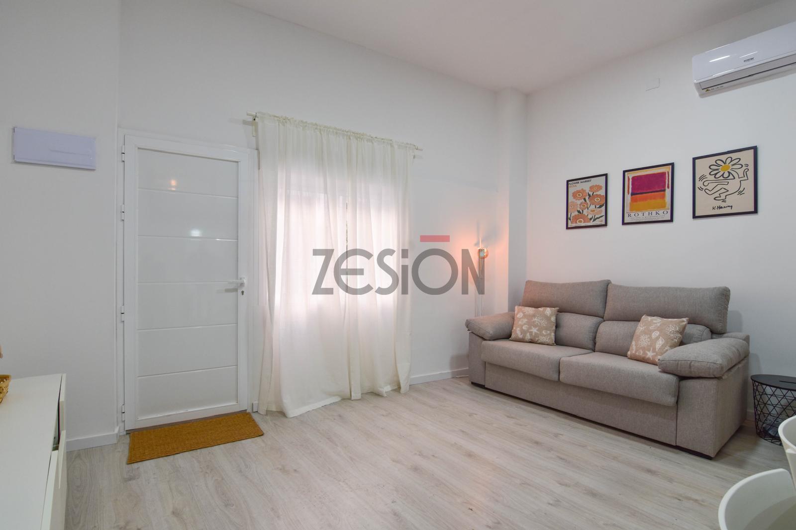 For share of apartment in Valencia