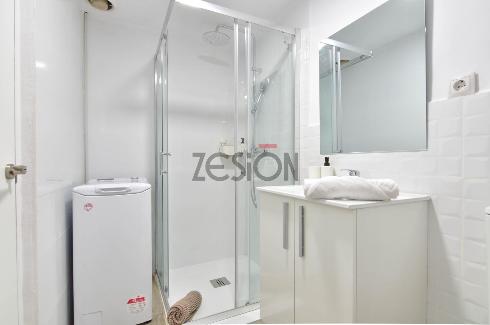 For share of apartment in Valencia