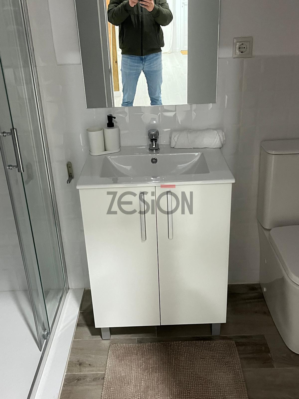 For share of apartment in Valencia