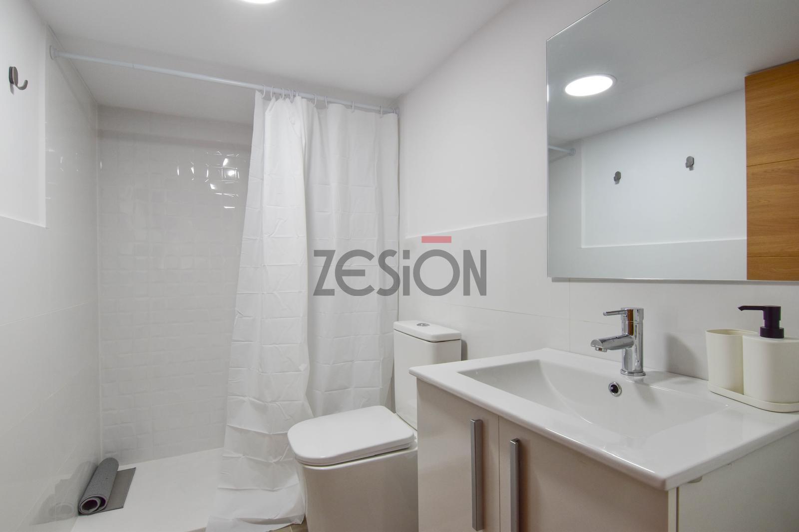 For share of apartment in Valencia