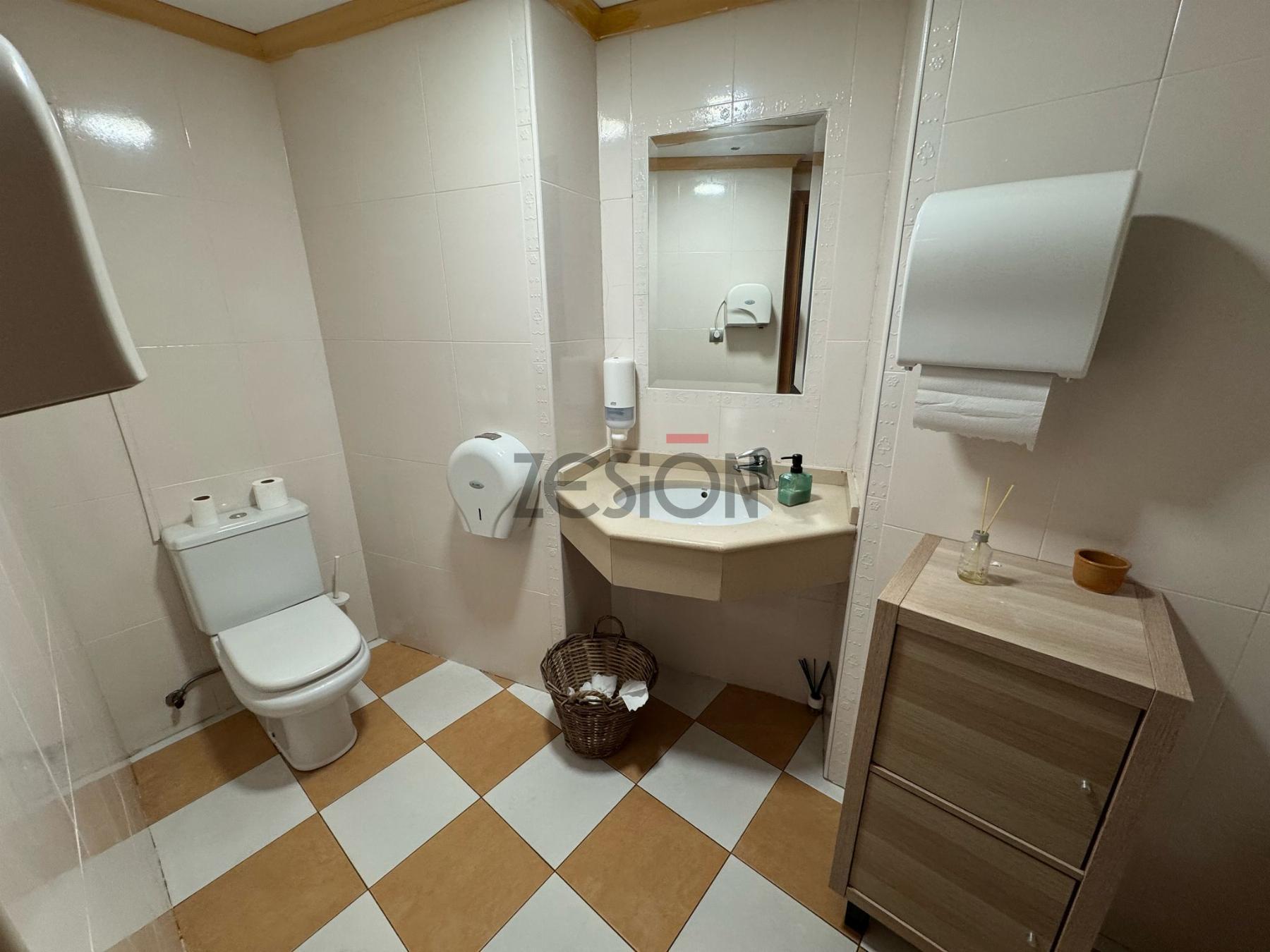 For share of commercial in Puerto de Sagunto