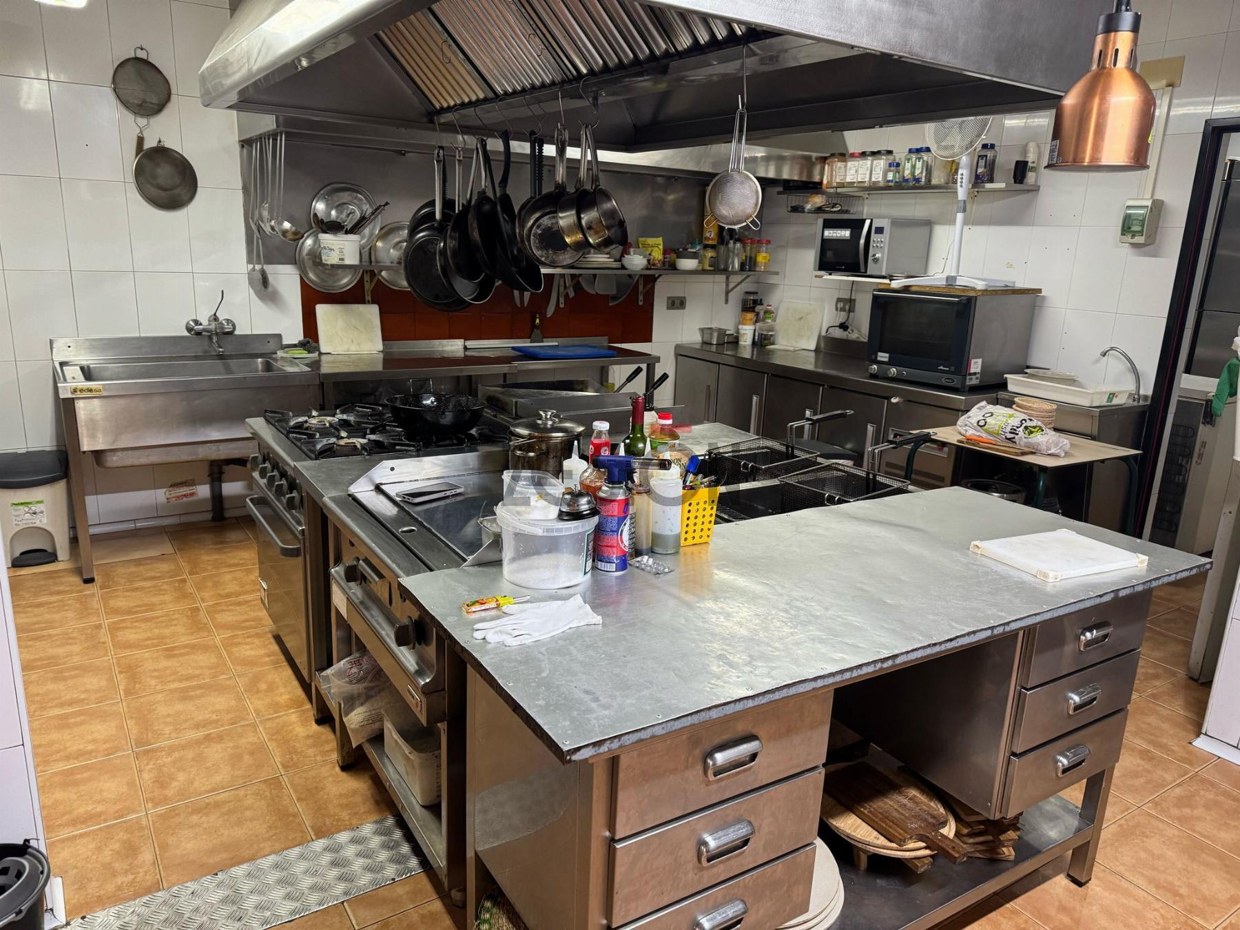 For share of commercial in Puerto de Sagunto