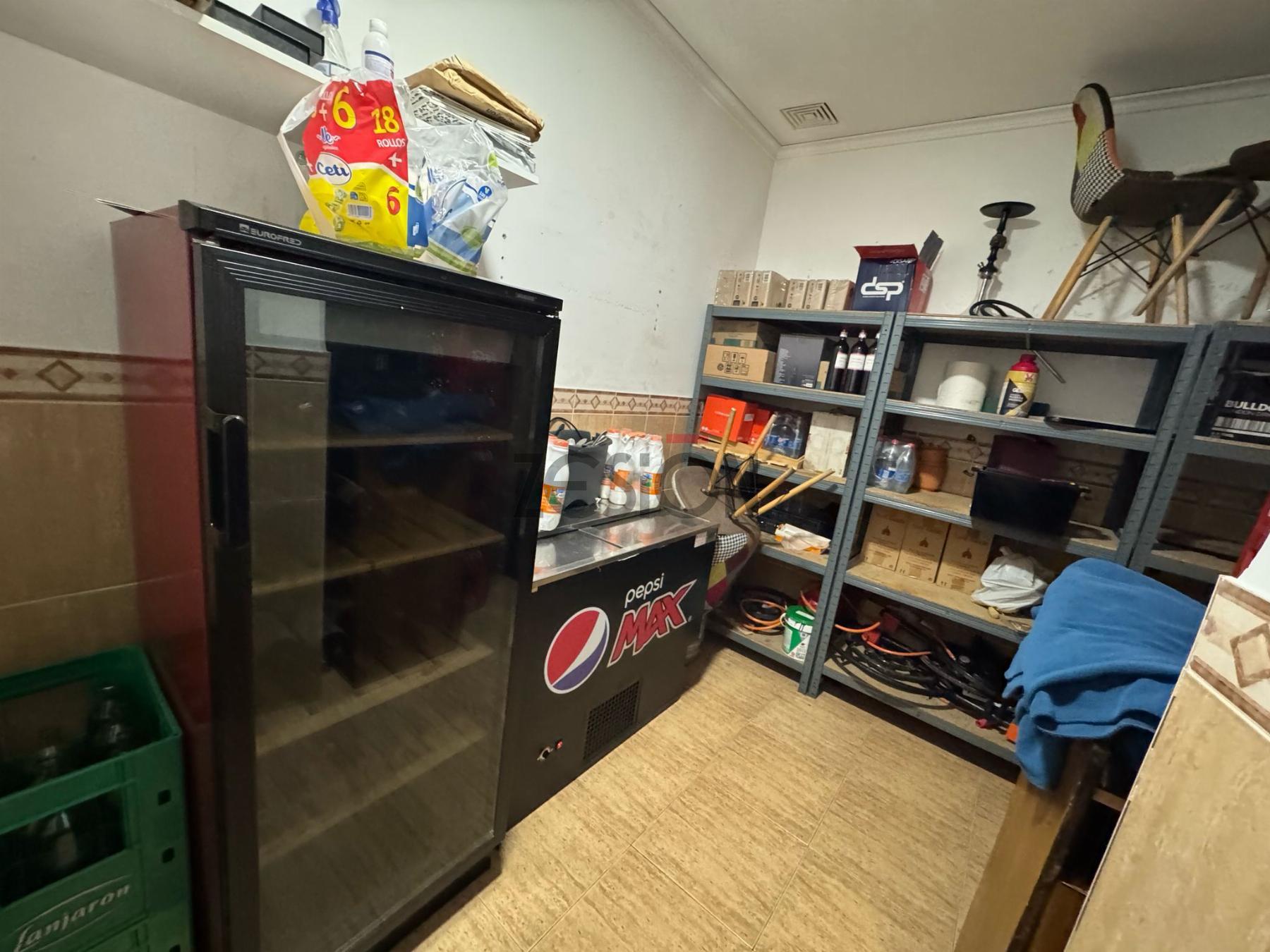 For share of commercial in Puerto de Sagunto