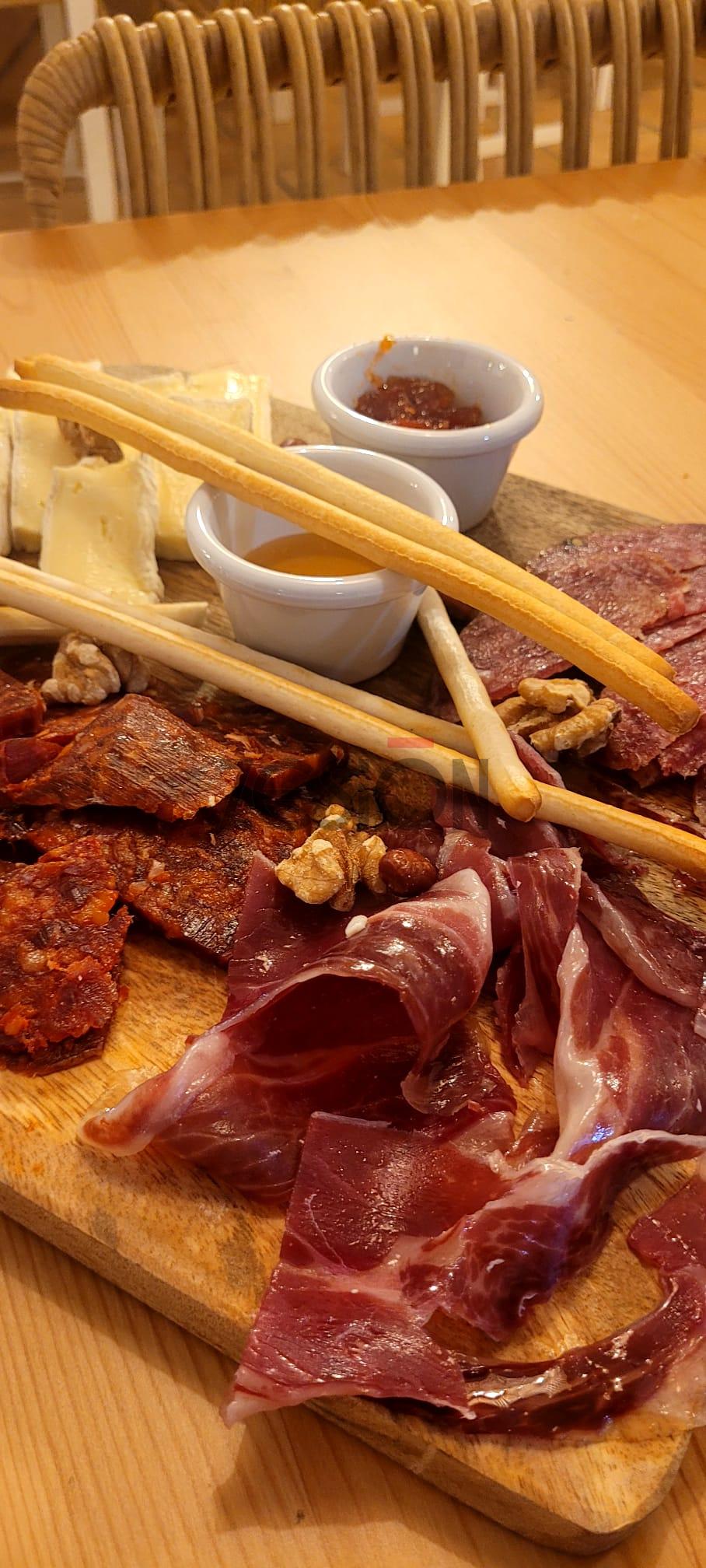 For share of commercial in Paterna