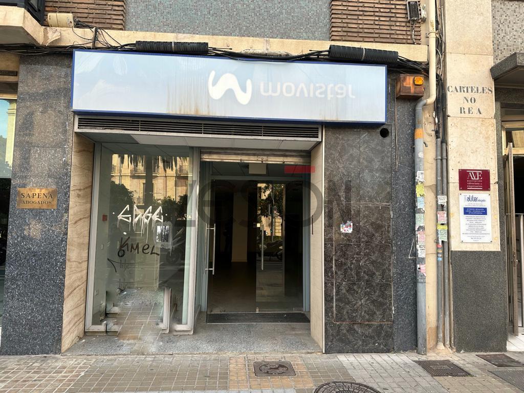 For sale of commercial in Valencia