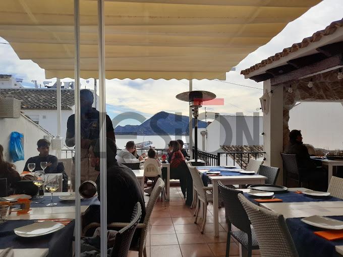 For share of commercial in Altea