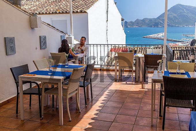 For share of commercial in Altea