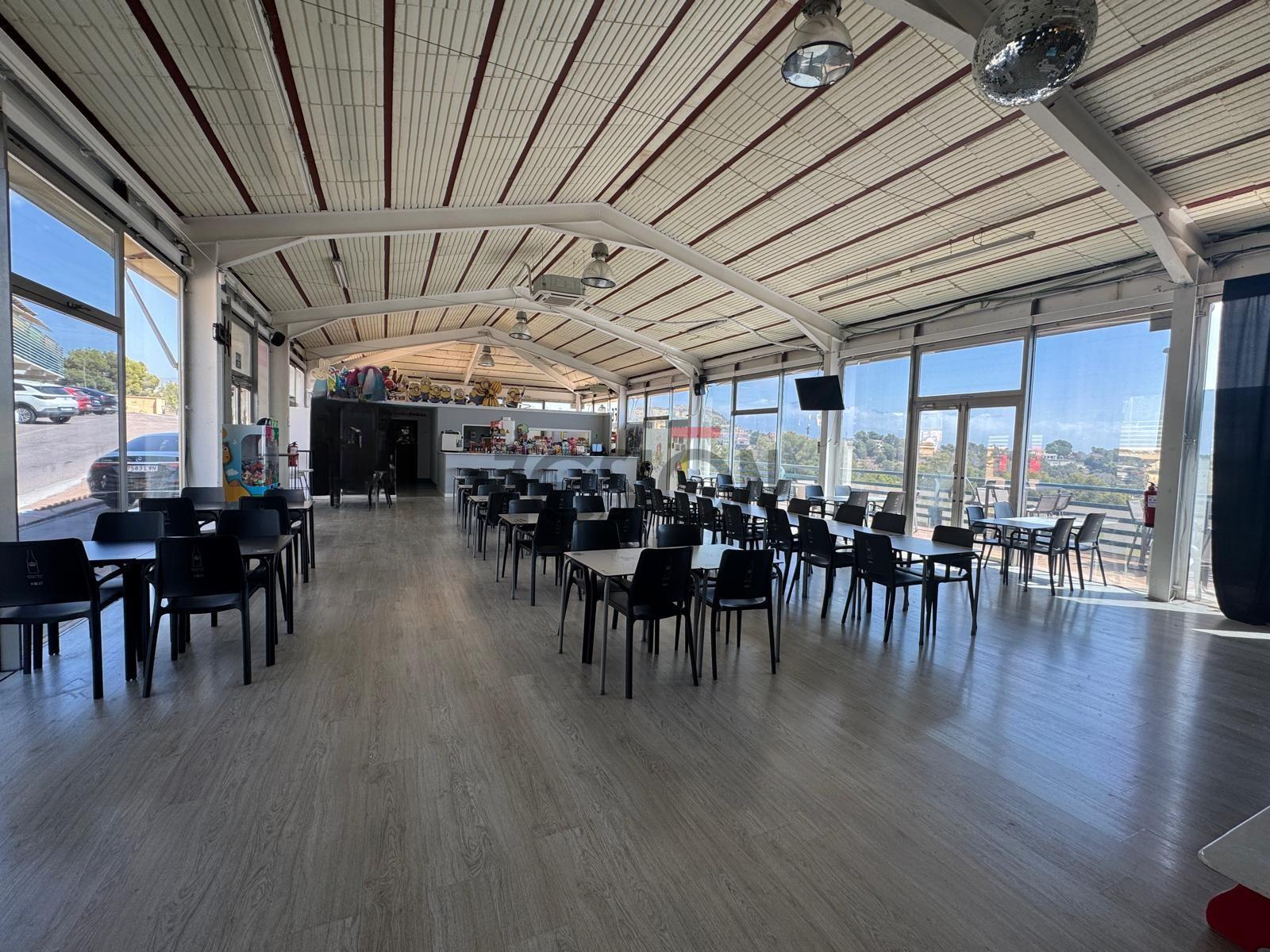For share of premises in La Nucia