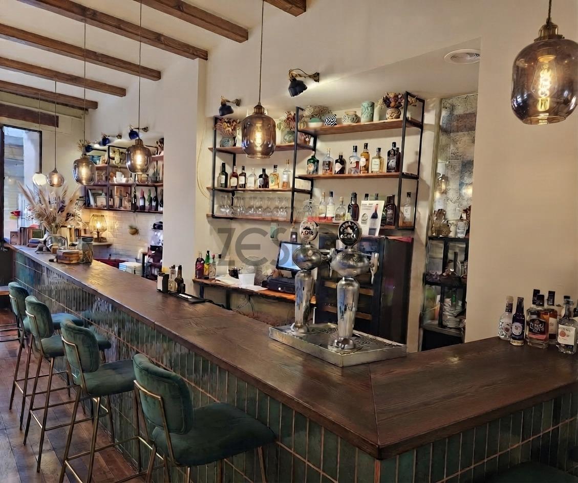 For share of premises in Valencia