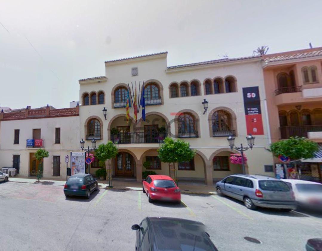 For share of premises in L´Eliana