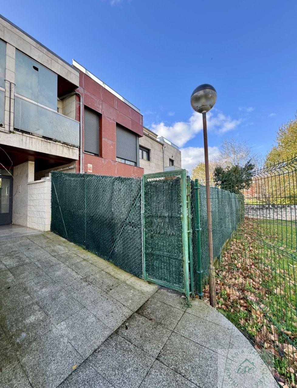 For sale of flat in Piélagos