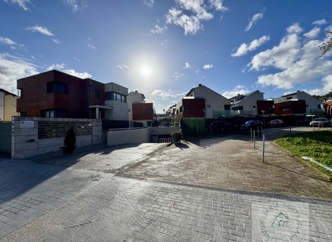 For sale of flat in Piélagos