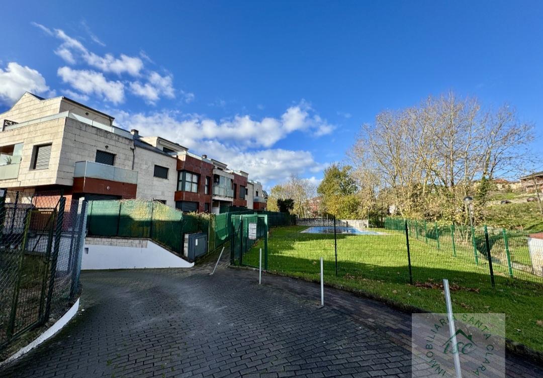 For sale of flat in Piélagos