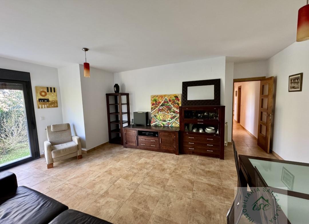 For sale of flat in Piélagos