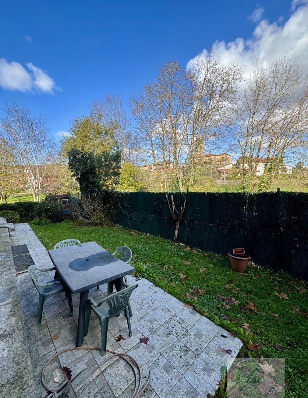 For sale of flat in Piélagos