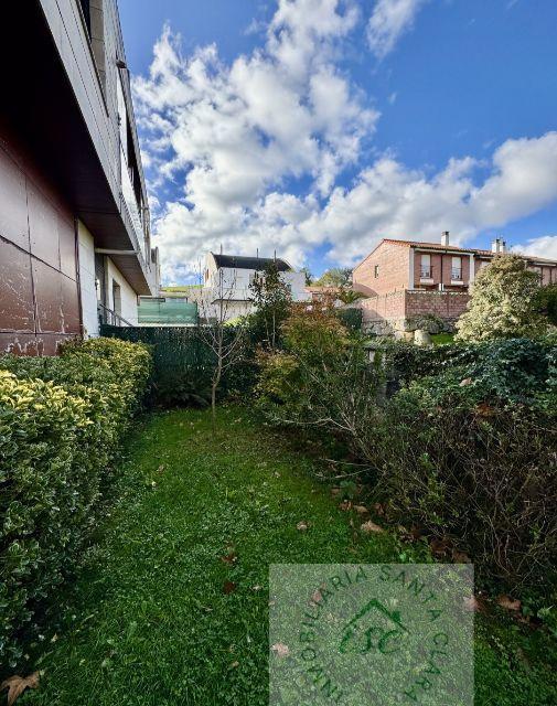 For sale of flat in Piélagos