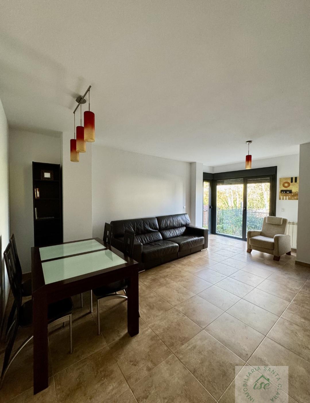 For sale of flat in Piélagos