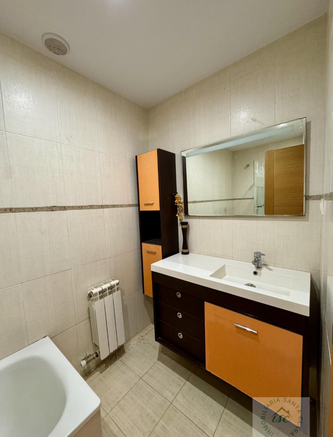 For sale of flat in Piélagos