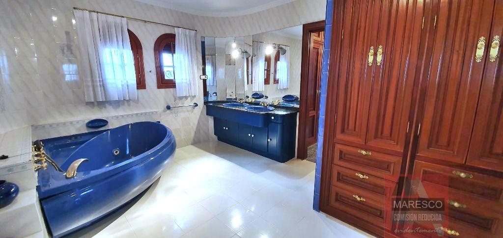 For sale of chalet in Mijas Costa