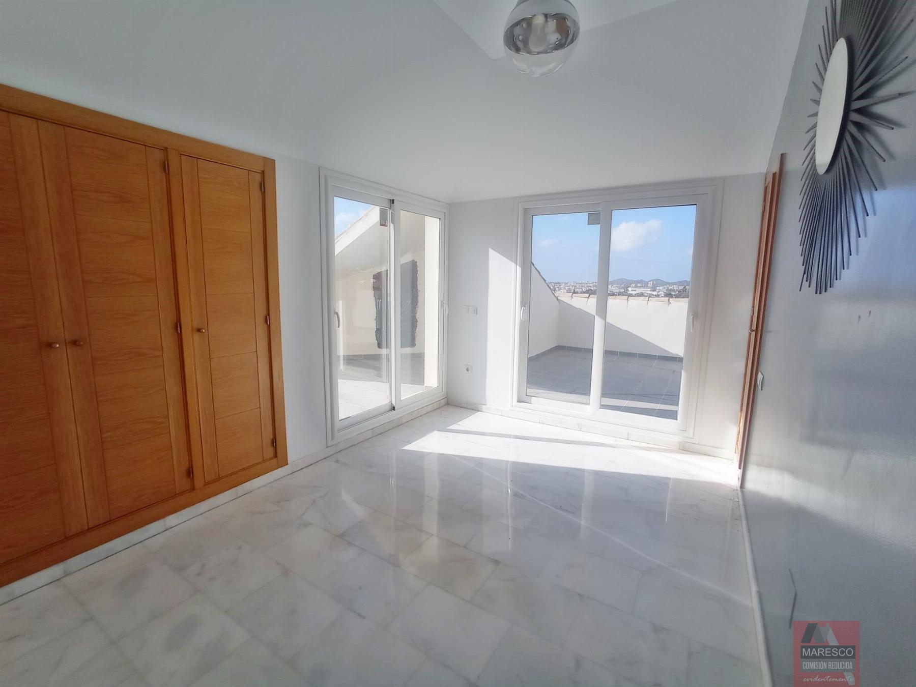 For sale of penthouse in Fuengirola