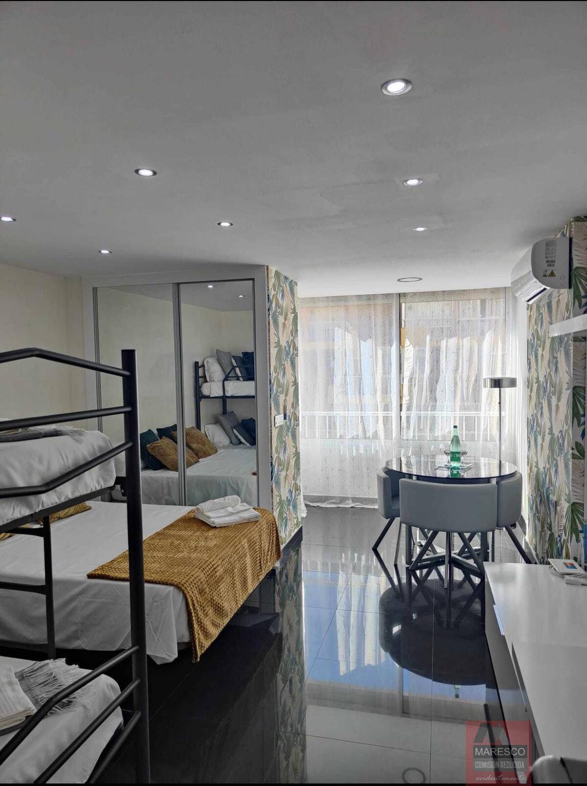 For sale of apartment in Benalmádena