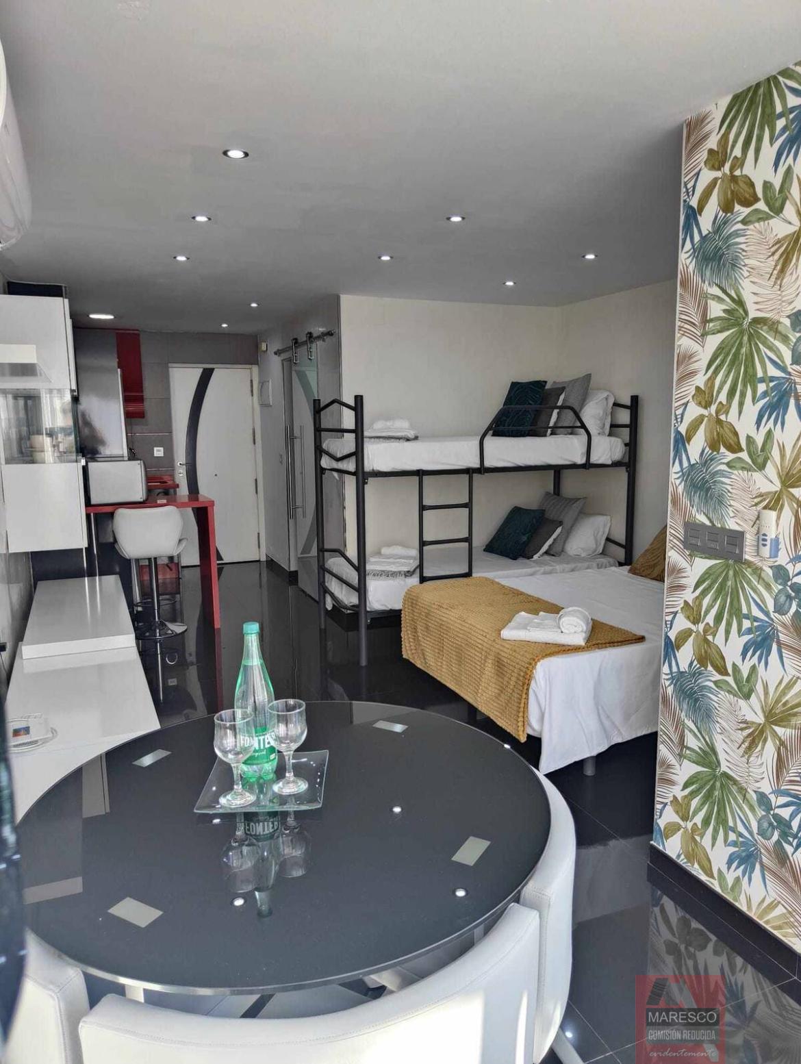 For sale of apartment in Benalmádena
