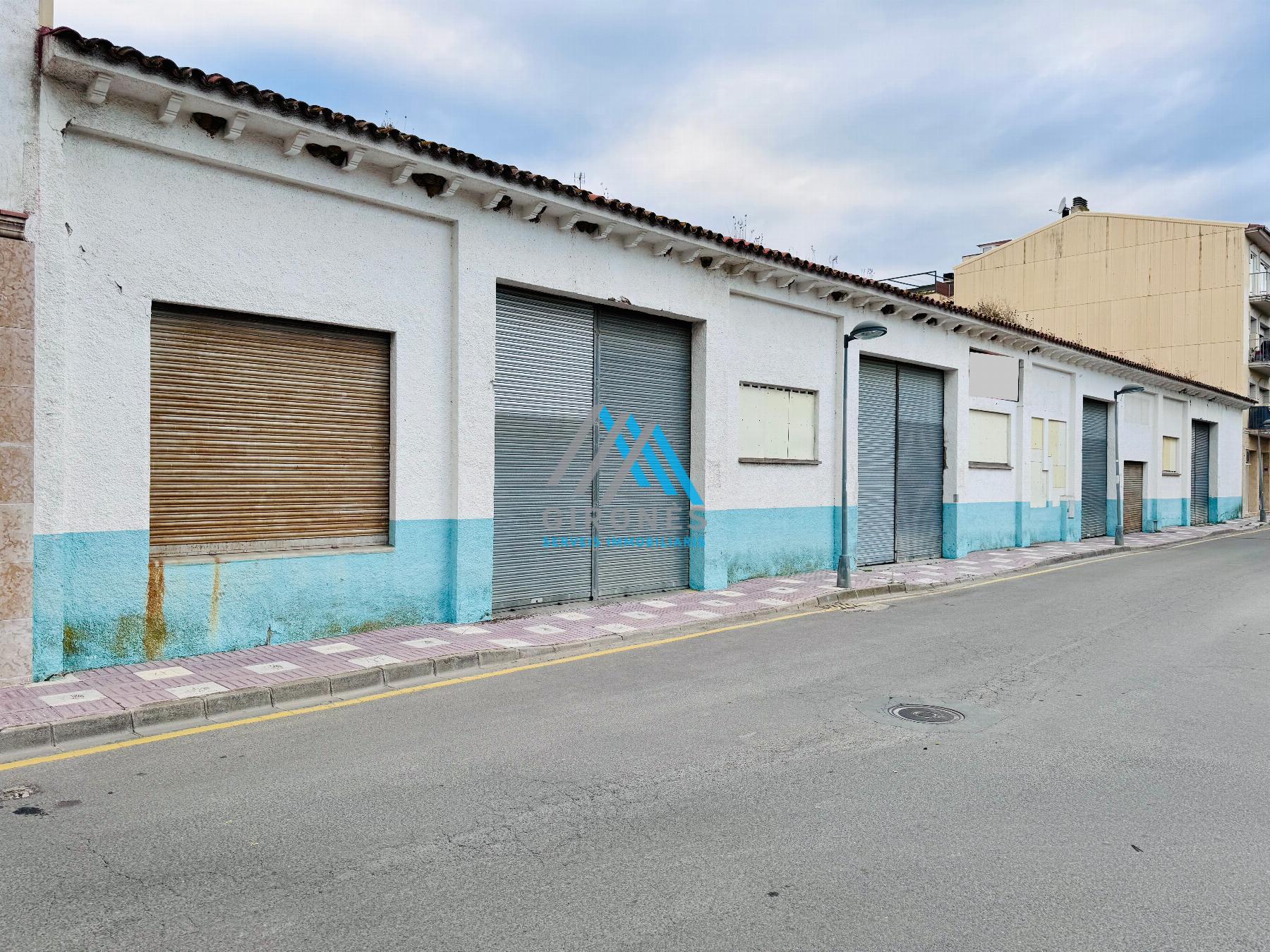 For rent of industrial plant/warehouse in Santa Cristina D´aro