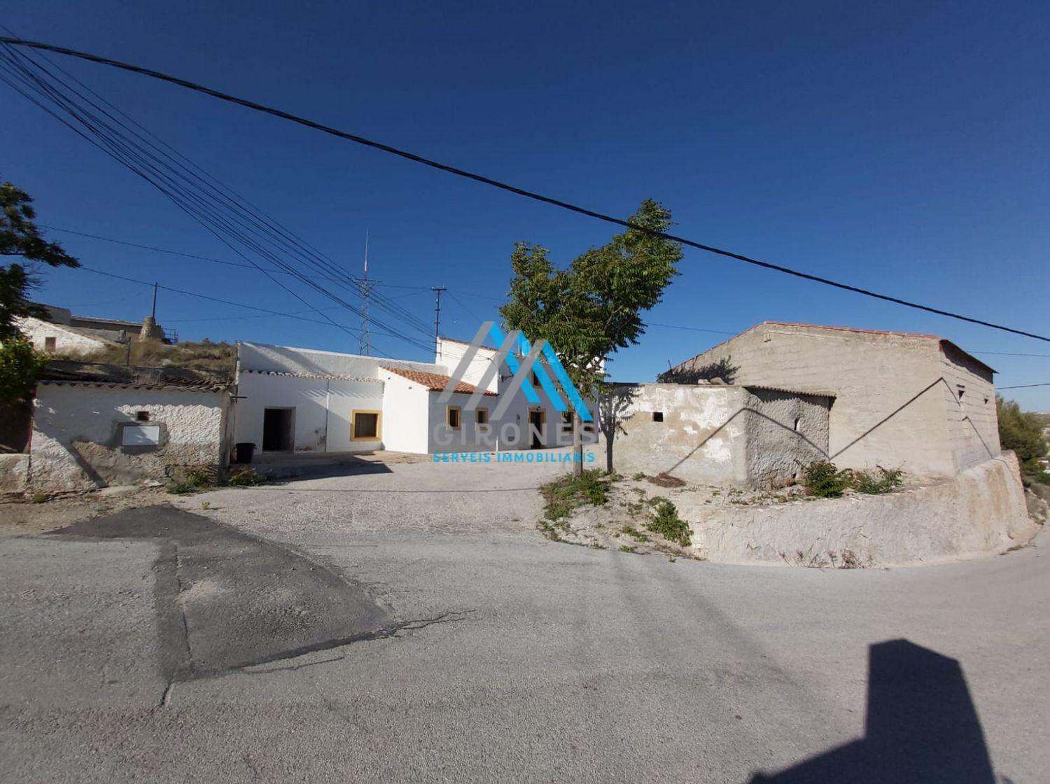 For sale of house in Cortes de Baza