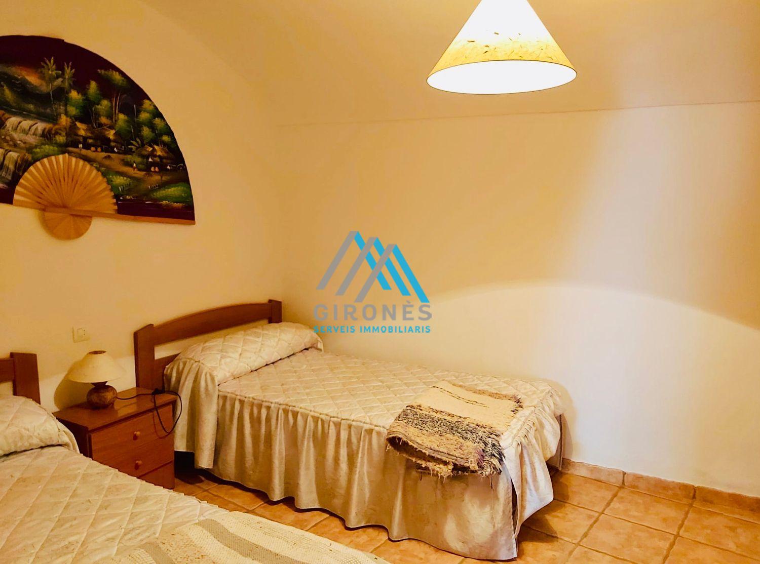 For sale of house in Cortes de Baza