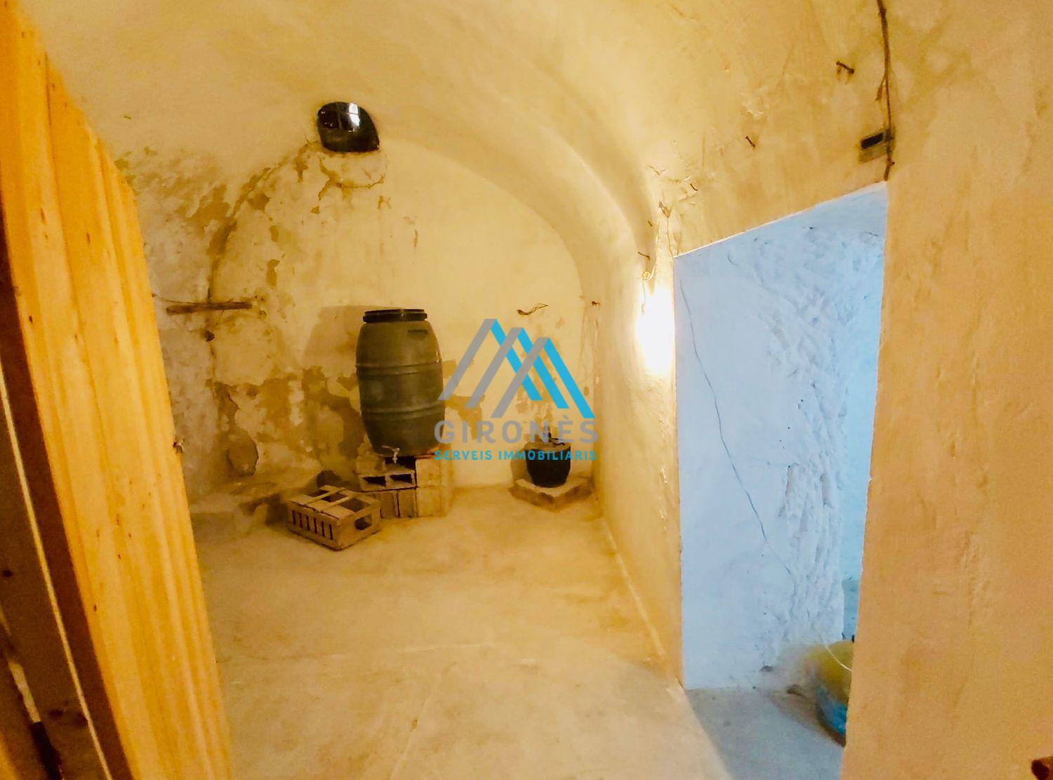 For sale of house in Cortes de Baza
