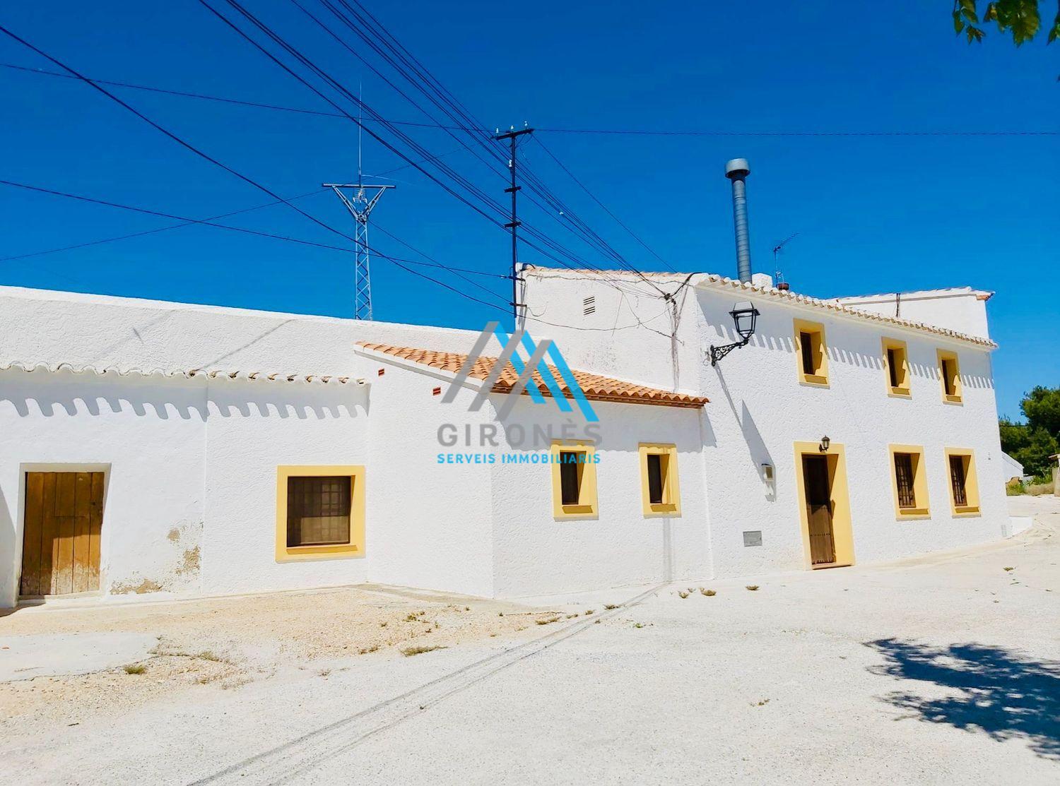 For sale of house in Cortes de Baza