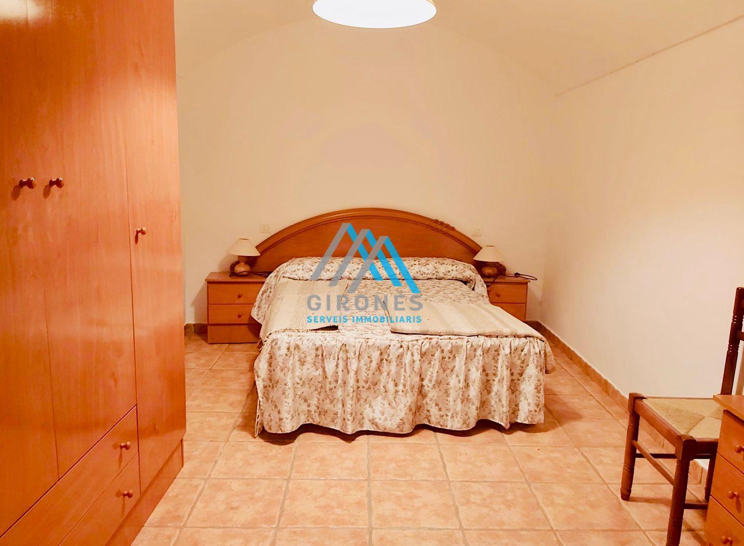 For sale of house in Cortes de Baza