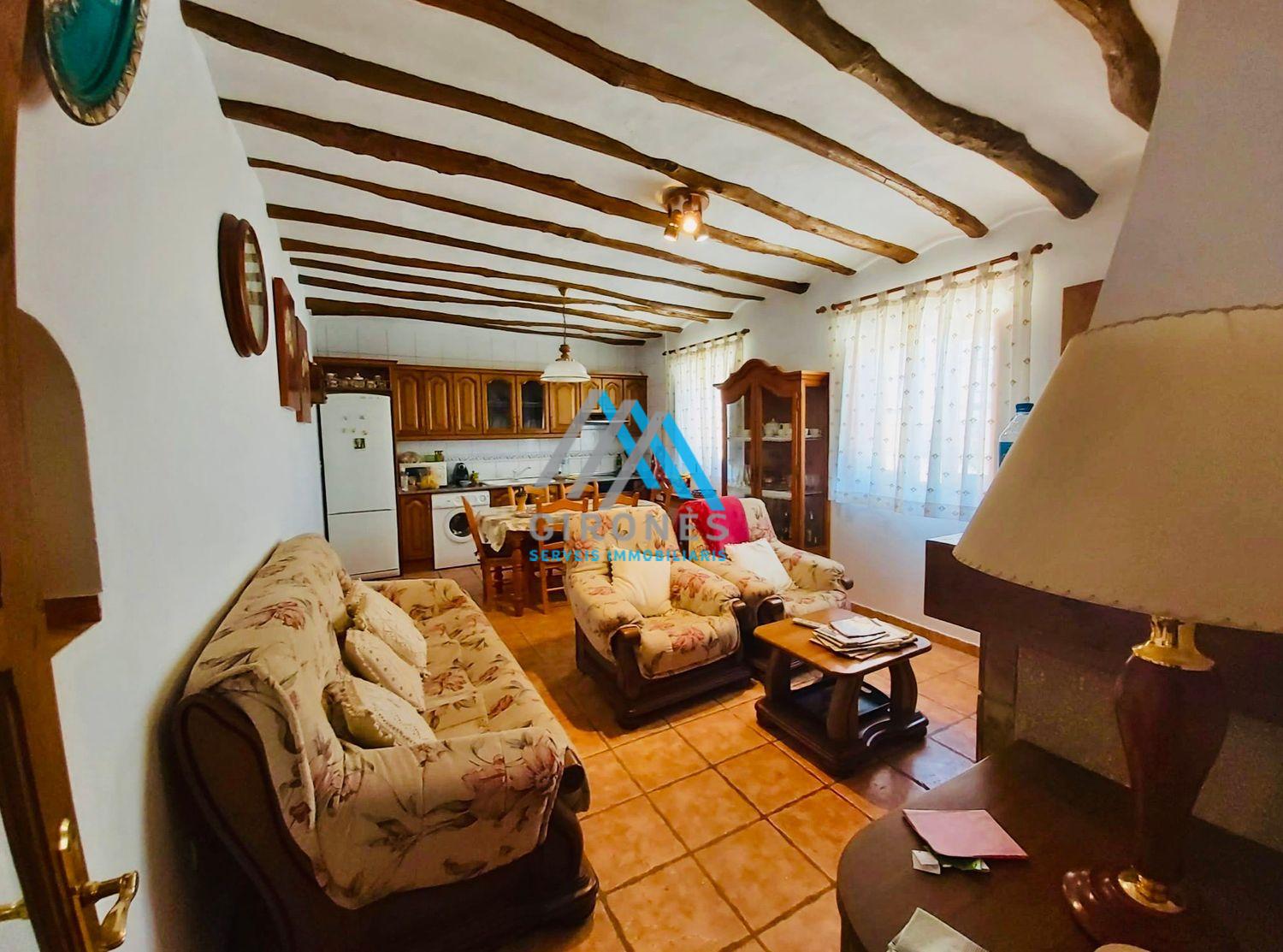 For sale of house in Cortes de Baza