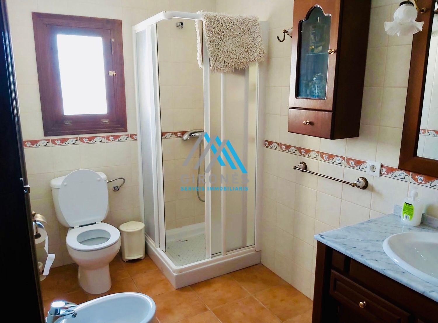 For sale of house in Cortes de Baza