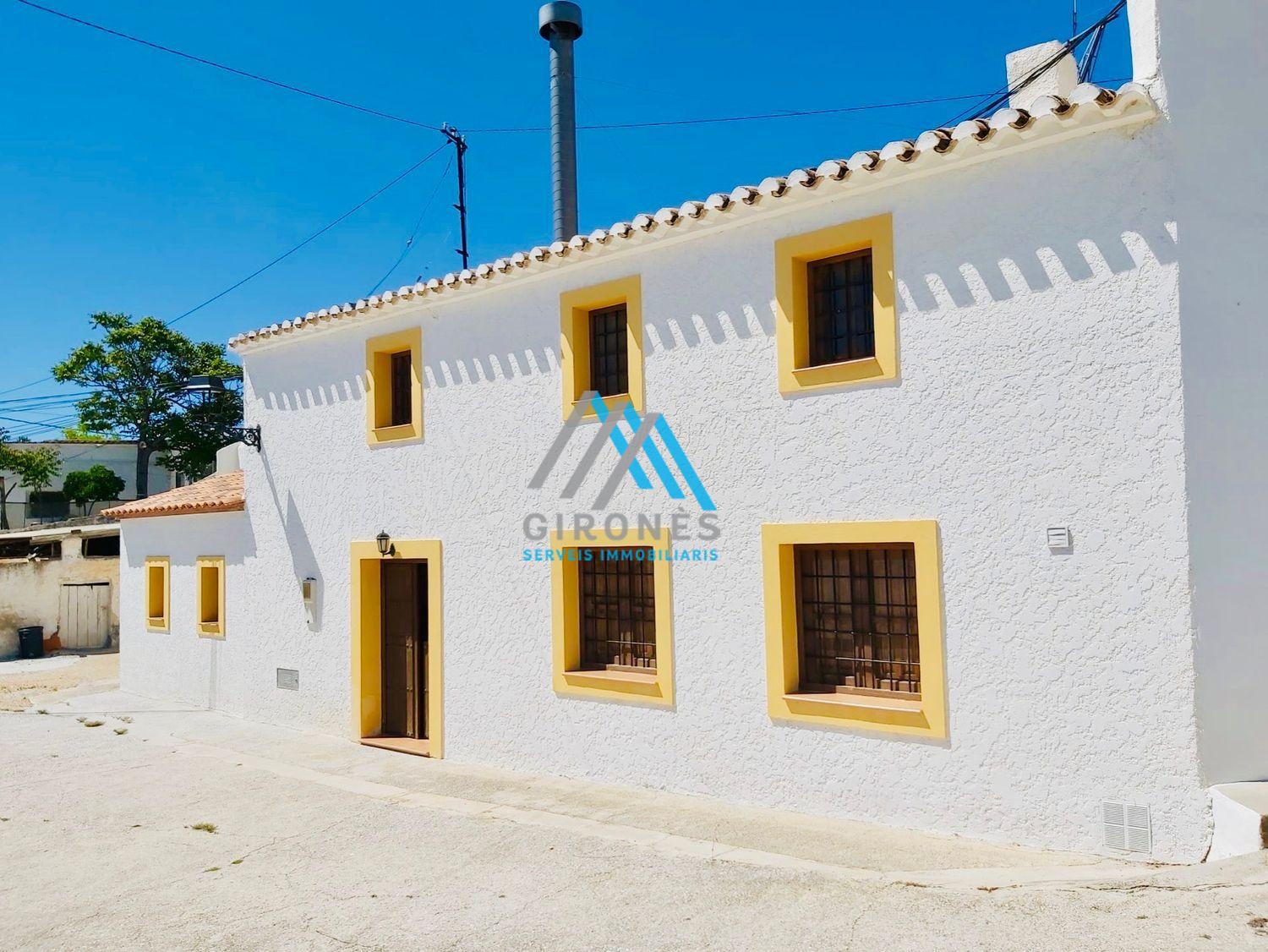 For sale of house in Cortes de Baza