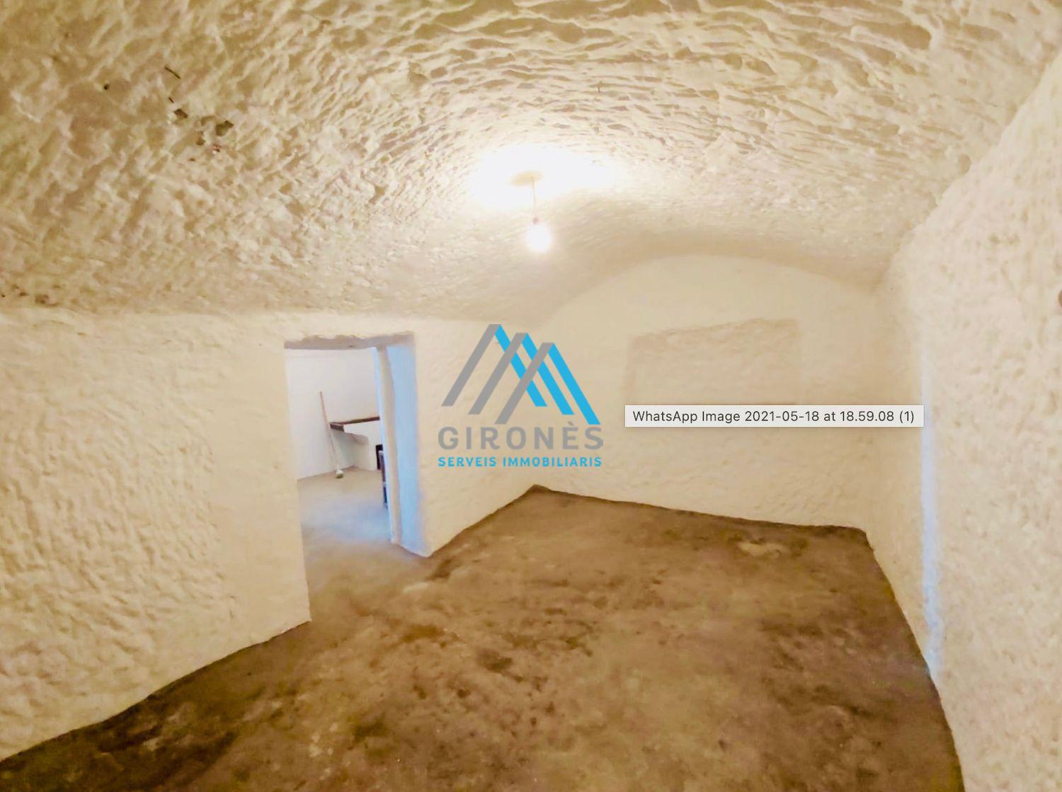For sale of house in Cortes de Baza