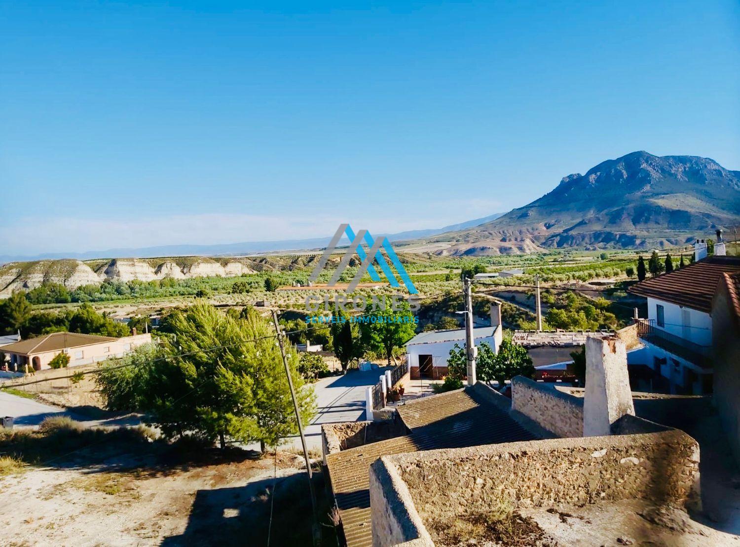 For sale of house in Cortes de Baza