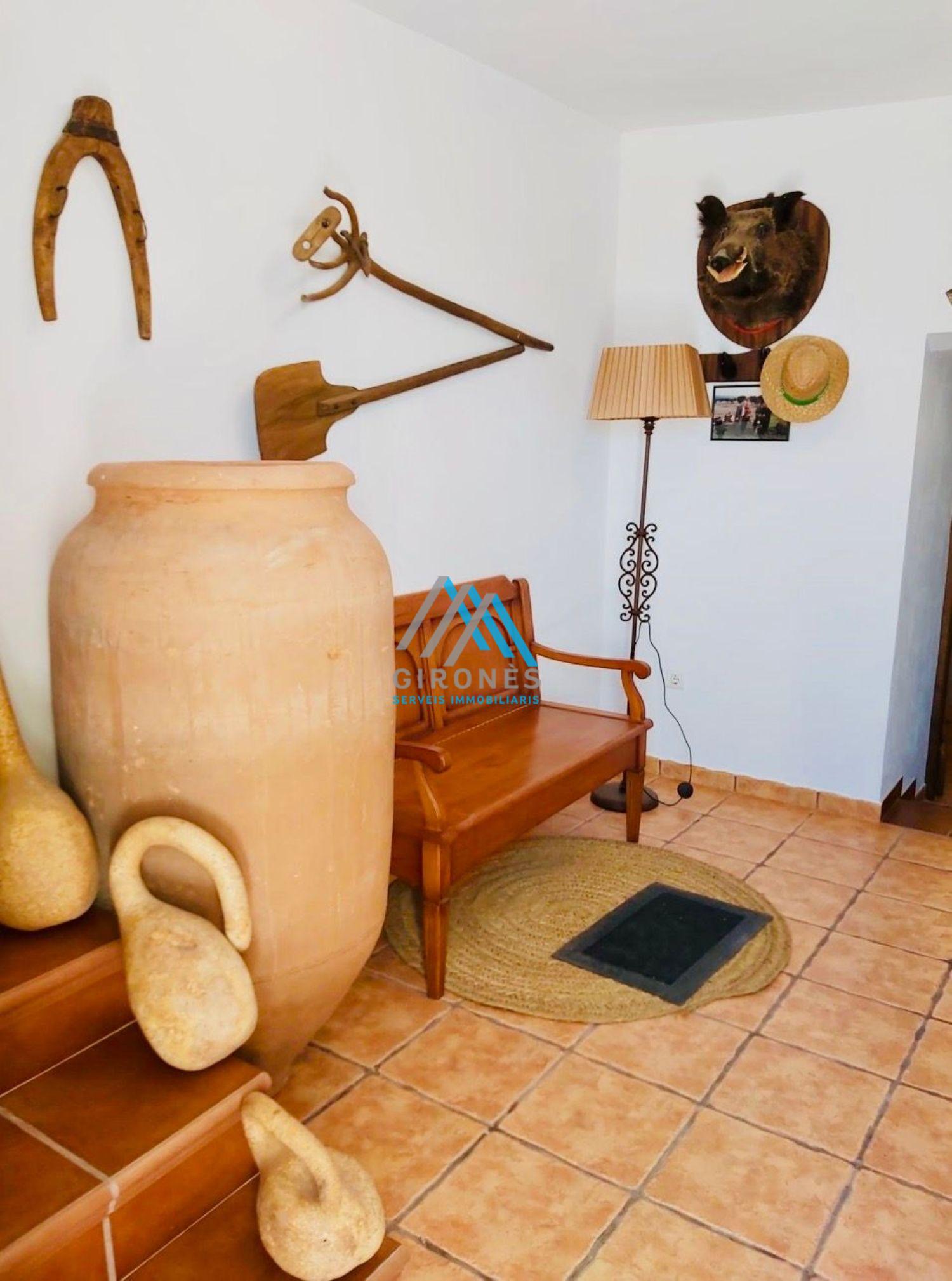 For sale of house in Cortes de Baza