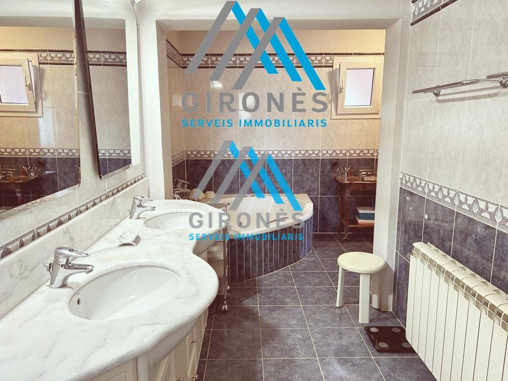 Venta de casa en Santa Cristina D´aro