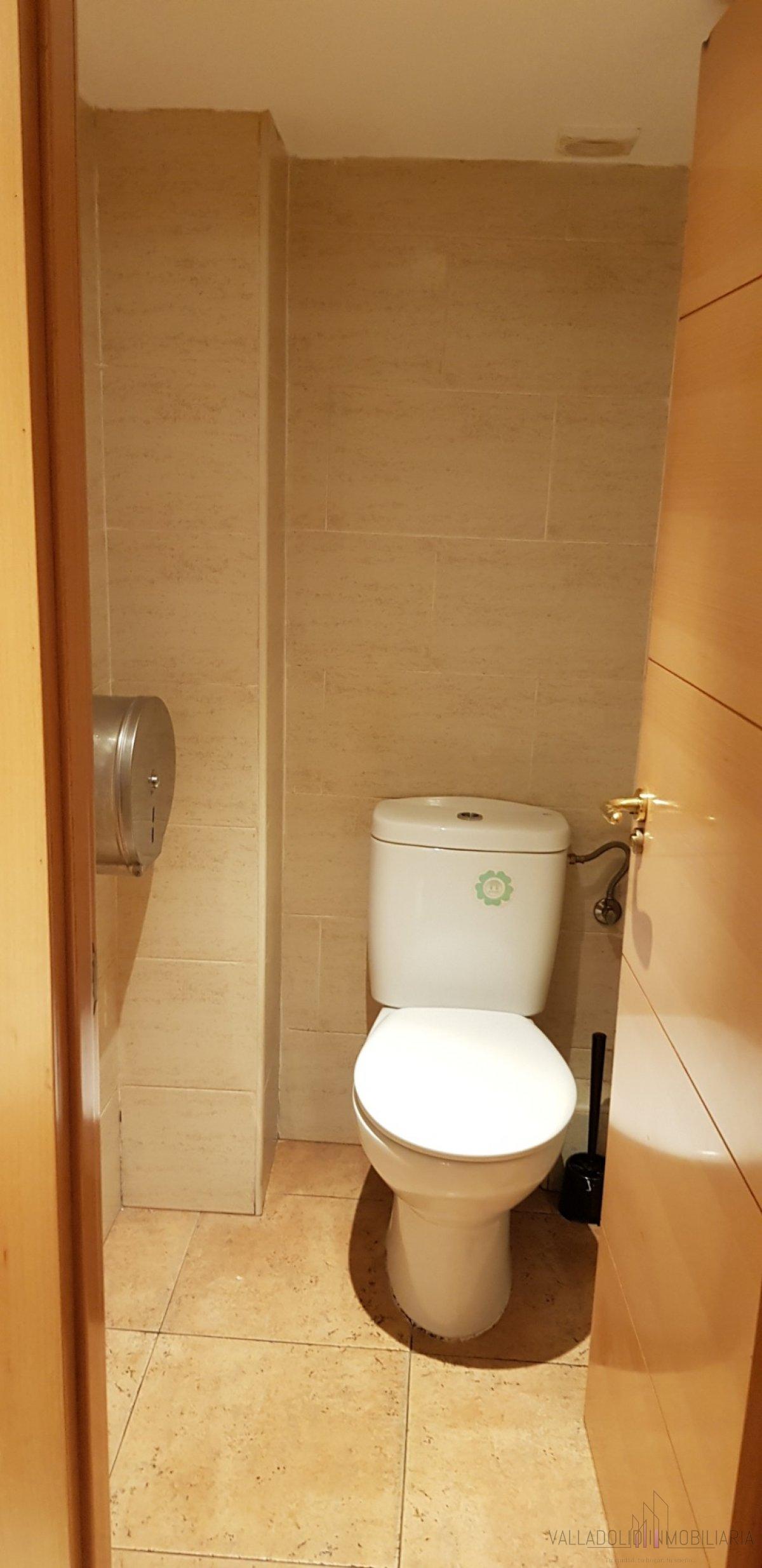 For sale of premises in Valladolid