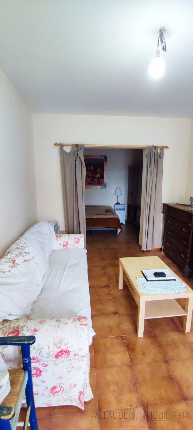 For sale of house in Nava del Rey