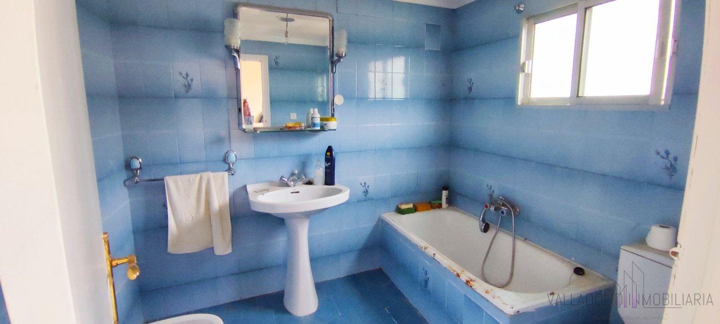 For sale of house in Nava del Rey