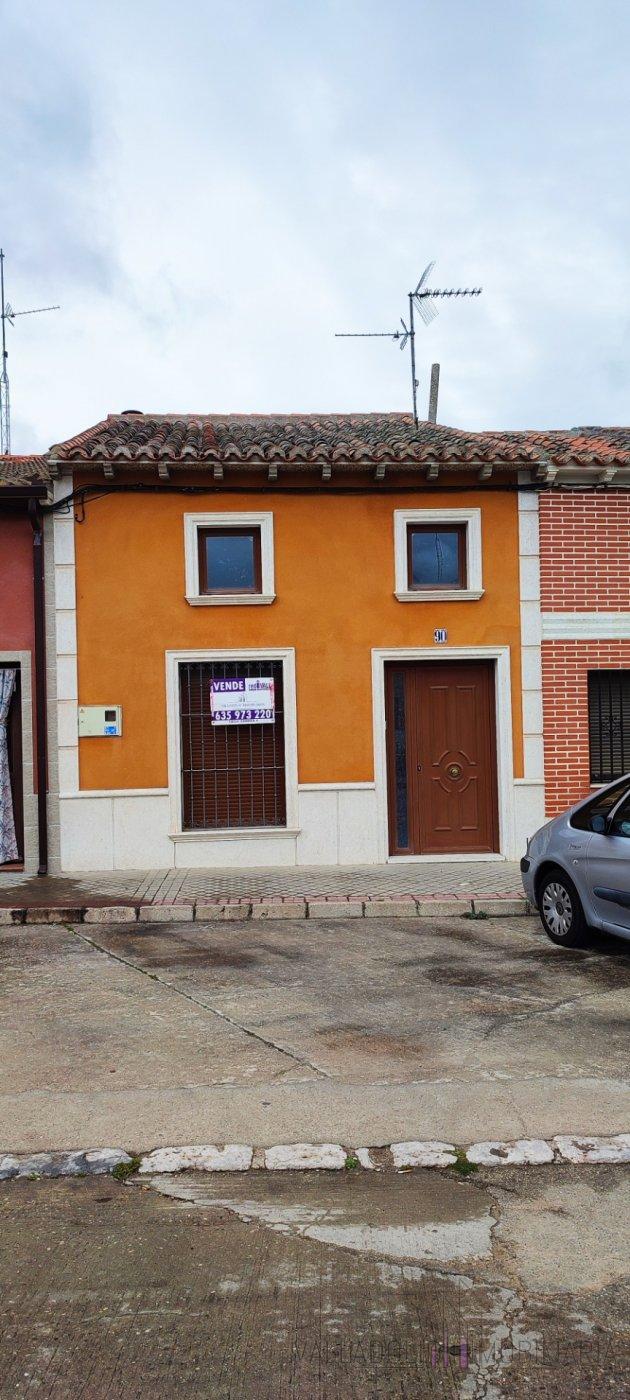 For sale of house in Nava del Rey