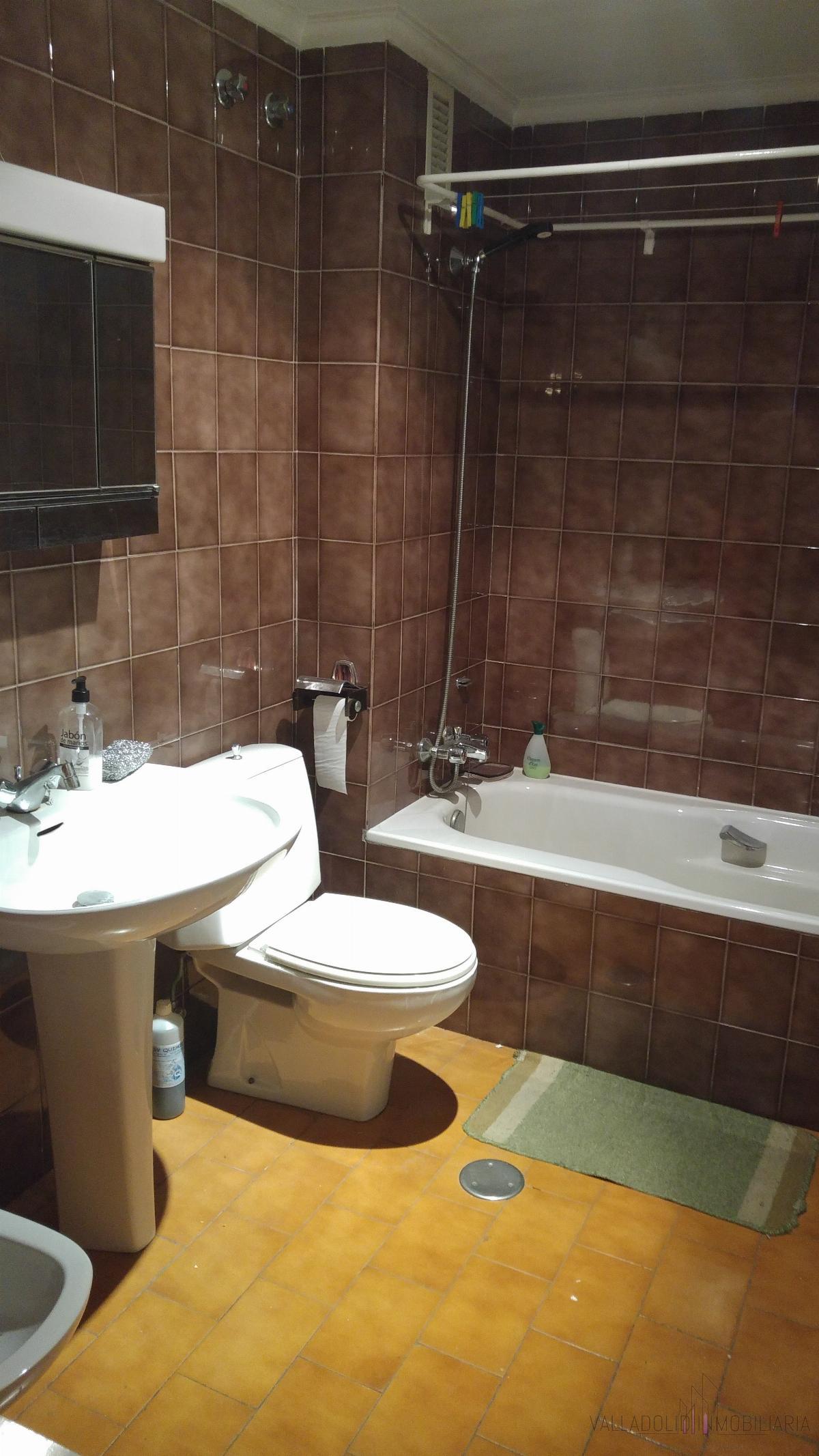 For sale of flat in Zaragoza