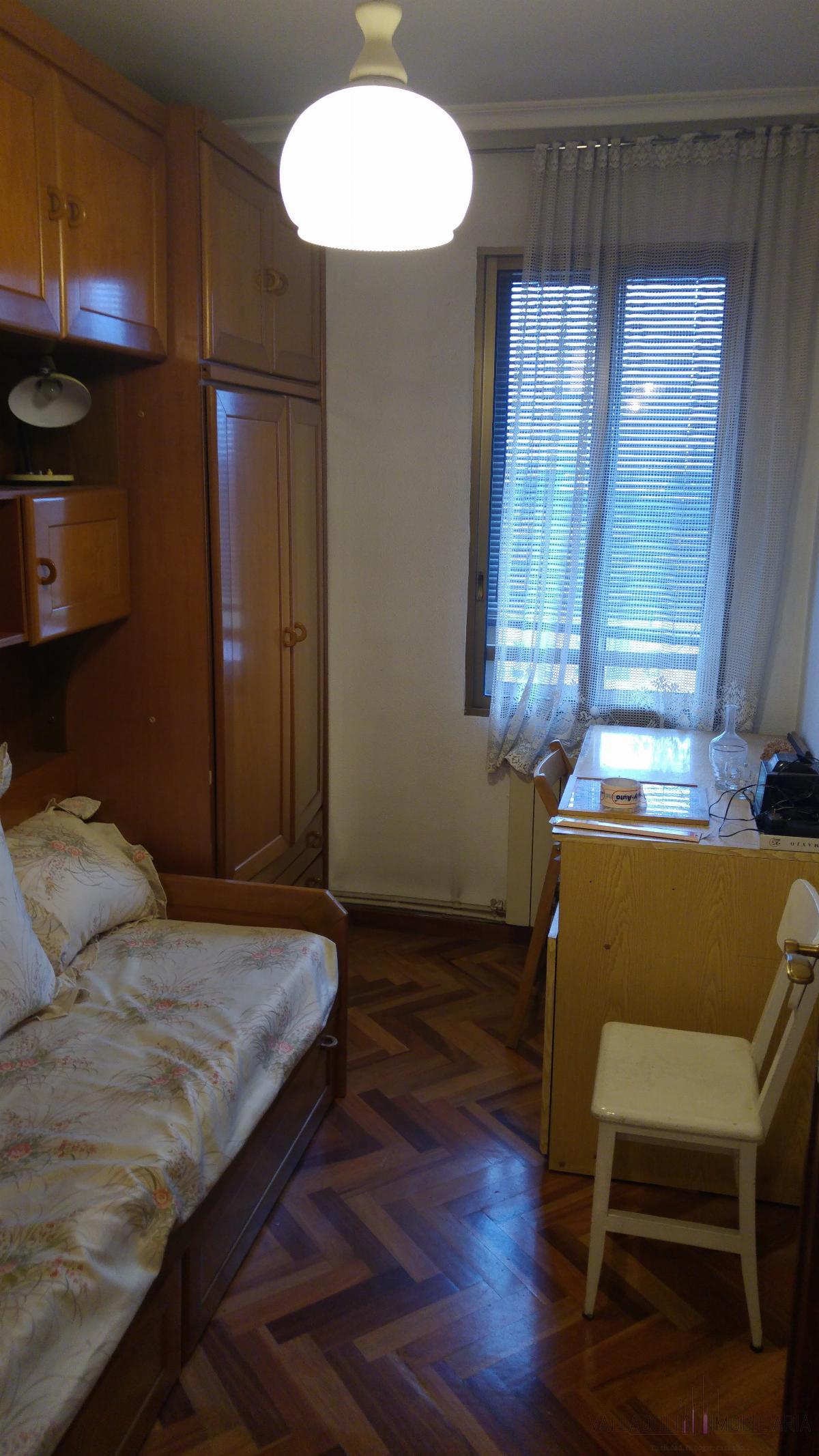 For sale of flat in Zaragoza