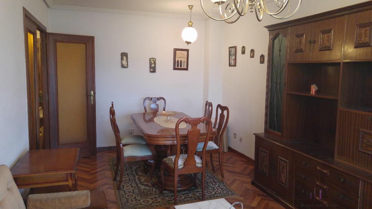 For sale of flat in Zaragoza