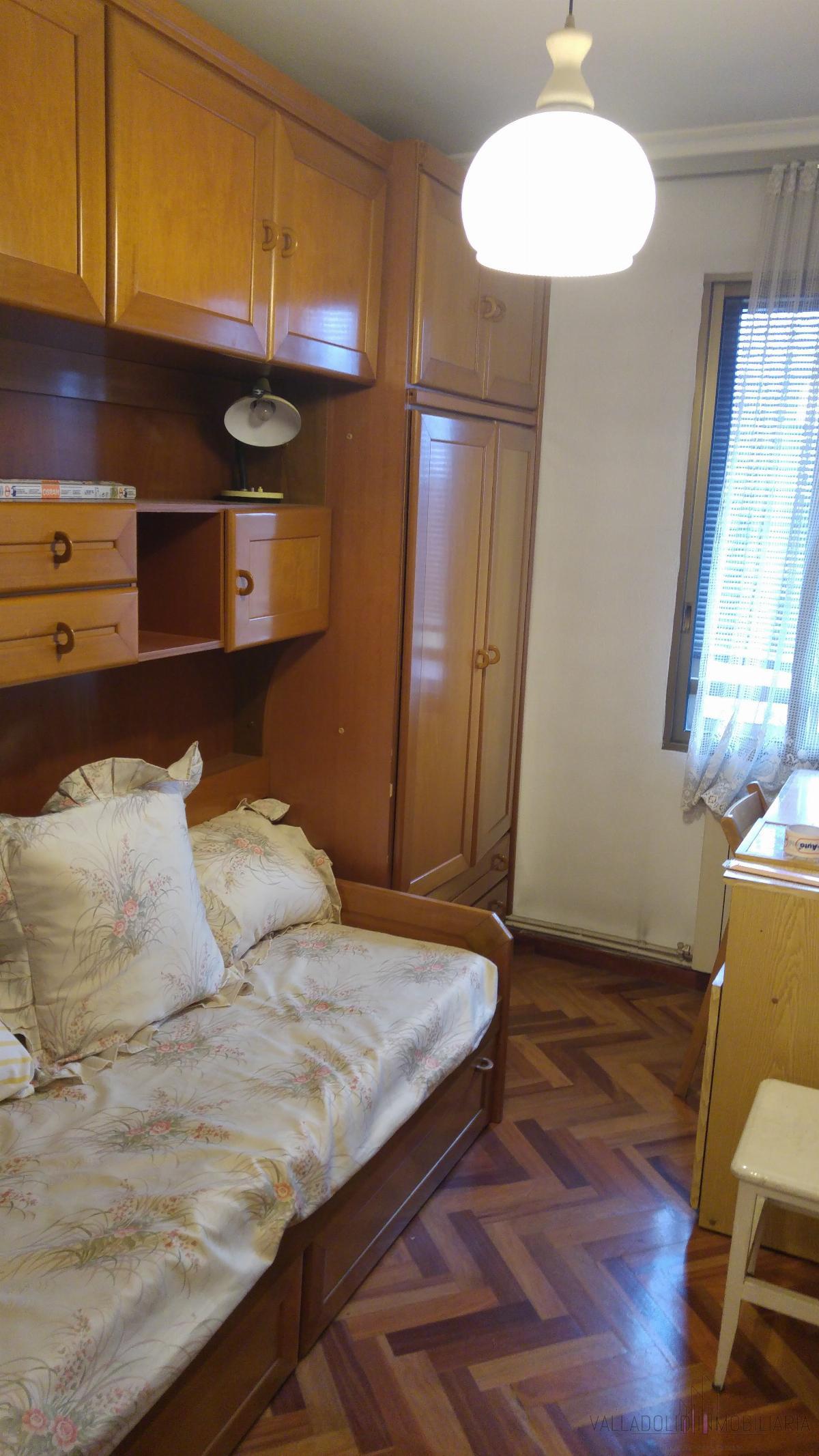 For sale of flat in Zaragoza